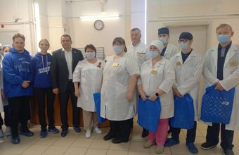 Депутат Самарской Губернской думы Балтер Р.Е. поздравил сотрудников с международным днем медицинской сестры